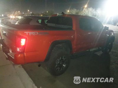 Trzecie zdjęcie samochodu z tyłu: 2017 TOYOTA TACOMA DOUBLE CAB VIN:5TFCZ5AN3HX050386 - miniatura