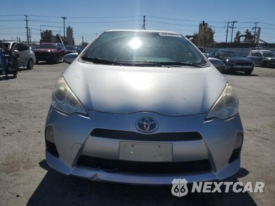Piąte zdjęcie samochodu w środku: 2013 TOYOTA PRIUS C VIN:JTDKDTB31D1556484 - miniatura