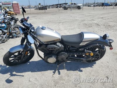 Trzecie zdjęcie samochodu z tyłu: 2015 YAMAHA XVS950 CR VIN:JYAVN06E5FA000889 - miniatura