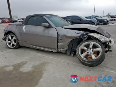 Czwarte zdjęcie samochodu z boku: 2007 NISSAN 350Z ROADSTER VIN:JN1BZ36A47M655476 - miniatura