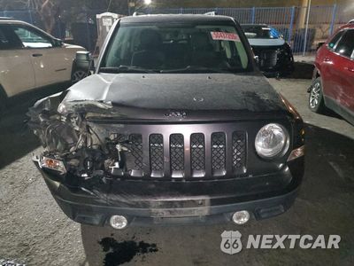Piąte zdjęcie samochodu w środku: 2016 JEEP PATRIOT SP VIN:1C4NJPBA4G0693675 - miniatura