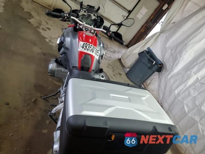Zdjęcie 6 z 8 samochodu: 2014 BMW R1200 GS VIN:WB10A1105EZ186720 - miniatura