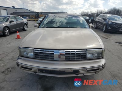 Piąte zdjęcie samochodu w środku: 1992 OLDSMOBILE 88 ROYALE VIN:1G3CX5319N4339660 - miniatura