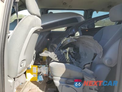 Zdjęcie 11 z 13 samochodu: 2004 DODGE GRAND CARAVAN SE VIN:1D4GP24R94B562085 - miniatura