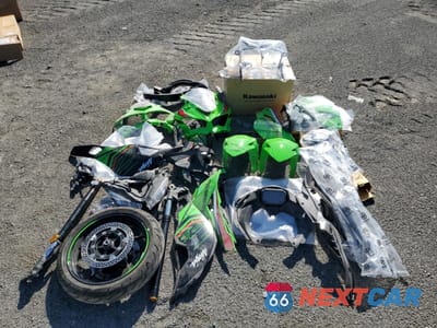 Zdjęcie 8 z 10 samochodu: 2024 KAWASAKI ZX400 S VIN:ML5ZXCS16RDA27913 - miniatura