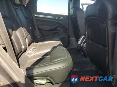 Zdjęcie 11 z 13 samochodu: 2016 PORSCHE CAYENNE S VIN:WP1AB2A27GLA93861 - miniatura