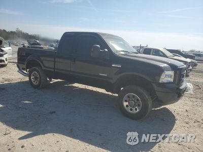 Czwarte zdjęcie samochodu z boku: 2005 FORD F250 SUPER DUTY VIN:1FTSX21P35EC73651 - miniatura