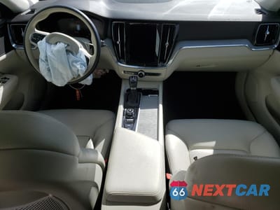 Zdjęcie 8 z 13 samochodu: 2021 VOLVO V60 CROSS COUNTRY T5 MOMENTUM VIN:YV4102WK3M1065110 - miniatura