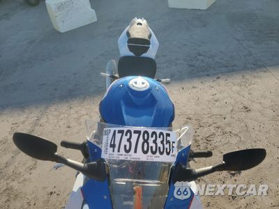 Piąte zdjęcie samochodu w środku: 2019 BMW S 1000 RR VIN:WB10D6004KZ711770 - miniatura