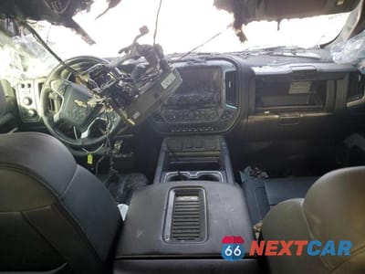 Zdjęcie 8 z 12 samochodu: 2018 CHEVROLET SILVERADO K3500 LTZ VIN:1GC4K0EY8JF148079 - miniatura