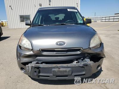 Piąte zdjęcie samochodu w środku: 2010 KIA SOUL + VIN:KNDJT2A22A7042721 - miniatura