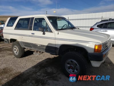 Czwarte zdjęcie samochodu z boku: 1986 TOYOTA 4RUNNER RN60 VIN:JT4RN62D6G0046230 - miniatura