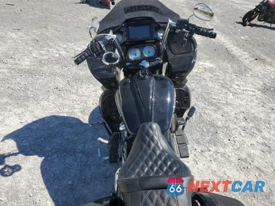 Zdjęcie 6 z 9 samochodu: 2017 HARLEY-DAVIDSON FLTRXS ROAD GLIDE SPECIAL VIN:1HD1KTC15HB652700 - miniatura