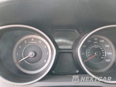 Zdjęcie 9 z 12 samochodu: 2015 HYUNDAI ELANTRA SE VIN:5NPDH4AE3FH558822 - miniatura