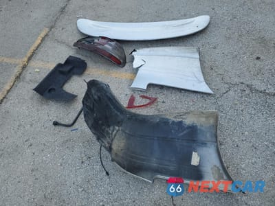 Zdjęcie 12 z 13 samochodu: 2002 PONTIAC GRAND PRIX SE VIN:1G2WK52J22F115047 - miniatura