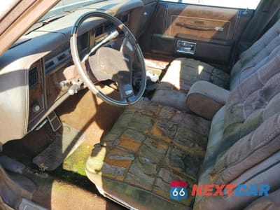 Zdjęcie 7 z 12 samochodu: 1984 OLDSMOBILE DELTA 88 ROYALE BROUGHAM VIN:1G3AY69YXE9725875 - miniatura