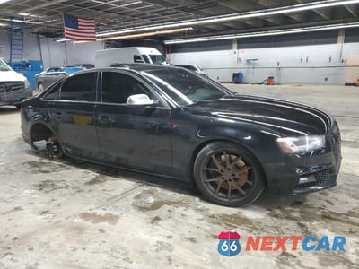 Czwarte zdjęcie samochodu z boku: 2013 AUDI S4 PREMIUM PLUS VIN:WAUBGAFL3DA169406 - miniatura