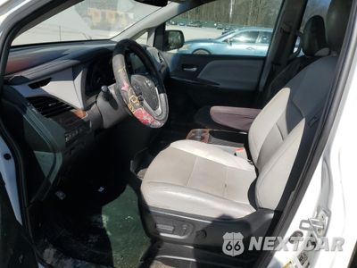 Zdjęcie 7 z 15 samochodu: 2017 TOYOTA SIENNA XLE VIN:5TDDZ3DC1HS171054 - miniatura