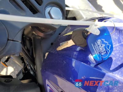 Zdjęcie 8 z 10 samochodu: 2023 YAMAHA YZFR3 A VIN:MH3RH18Y5PK011799 - miniatura