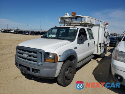 Drugie zdjęcie samochodu z przodu: 2007 FORD F450 SUPER DUTY UTILITY / SERVICE TRUCK VIN:1FDXW46Y47EA99237 - miniatura