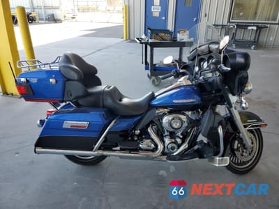 2010 HARLEY-DAVIDSON FLHTK 1HD1KEM30AB674640 - główne zdjęcie licytacji z USA - miniatura