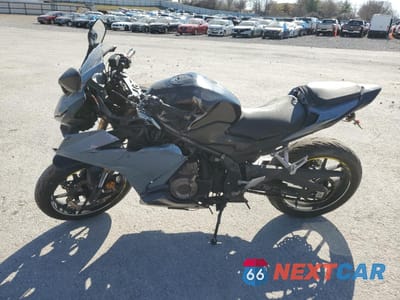 Trzecie zdjęcie samochodu z tyłu: 2023 HONDA CBR500 RA VIN:MLHPC625XP5400210 - miniatura