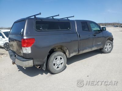 Trzecie zdjęcie samochodu z tyłu: 2013 TOYOTA TUNDRA DOUBLE CAB SR5 VIN:5TFUM5F1XDX050064 - miniatura