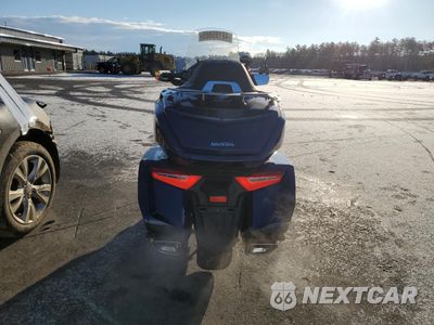 Czwarte zdjęcie samochodu z boku: 2018 HONDA GL1800 VIN:JH2SC7908JK002152 - miniatura