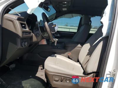 Zdjęcie 7 z 17 samochodu: 2024 CHEVROLET SUBURBAN C1500 LT VIN:1GNSCCKD2RR318591 - miniatura