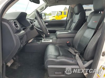 Zdjęcie 7 z 13 samochodu: 2019 TOYOTA TUNDRA CREWMAX SR5 VIN:5TFDY5F11KX791477 - miniatura