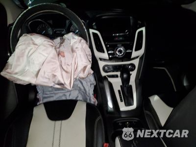 Zdjęcie 8 z 12 samochodu: 2013 FORD FOCUS TITANIUM VIN:1FADP3J29DL138645 - miniatura
