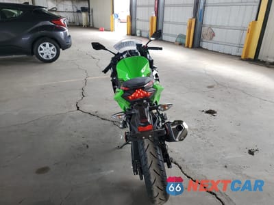 Czwarte zdjęcie samochodu z boku: 2023 KAWASAKI EX400 VIN:JKAEXKH15PDAM3341 - miniatura