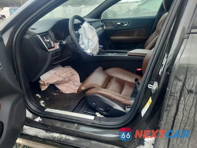 Zdjęcie 7 z 12 samochodu: 2022 VOLVO V60 CROSS COUNTRY T5 MOMENTUM VIN:YV4102WK0N2094947 - miniatura