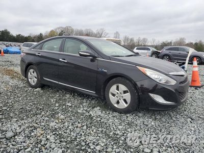 Czwarte zdjęcie samochodu z boku: 2012 HYUNDAI SONATA HYBRID VIN:KMHEC4A42CA041438 - miniatura