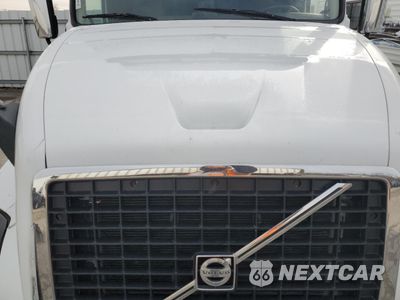 Zdjęcie 7 z 10 samochodu: 2018 VOLVO VN VNL VIN:4V4NC9EH4JN889863 - miniatura