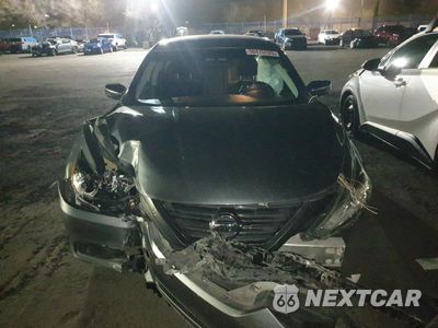 Piąte zdjęcie samochodu w środku: 2017 NISSAN ALTIMA 2.5 VIN:1N4AL3AP2HN304248 - miniatura