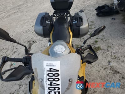 Piąte zdjęcie samochodu w środku: 2020 BMW F 900 XR VIN:WB10K2301LZ779939 - miniatura