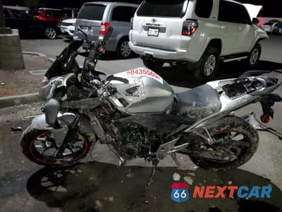 Trzecie zdjęcie samochodu z tyłu: 2014 HONDA CBR500 RA-ABS VIN:MLHPC4409E5100435 - miniatura