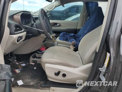 Zdjęcie 7 z 13 samochodu: 2017 CHRYSLER PACIFICA TOURING VIN:2C4RC1DG1HR502321 - miniatura