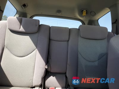 Zdjęcie 10 z 13 samochodu: 2006 TOYOTA RAV4 BASE VIN:JTMZD33V666008355 - miniatura