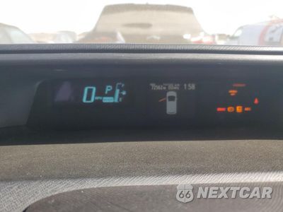 Zdjęcie 9 z 13 samochodu: 2014 TOYOTA PRIUS C VIN:JTDKDTB33E1076349 - miniatura