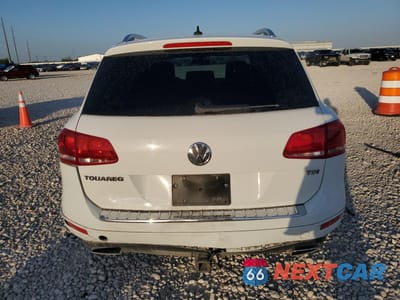 Zdjęcie 6 z 15 samochodu: 2014 VOLKSWAGEN TOUAREG V6 TDI VIN:WVGEP9BP0ED001256 - miniatura