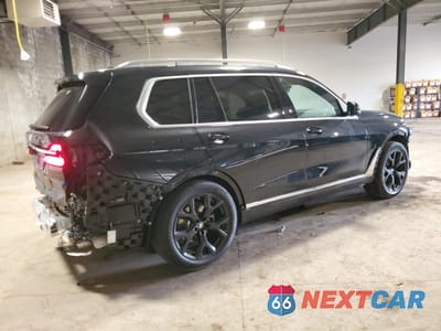 Trzecie zdjęcie samochodu z tyłu: 2025 BMW X7 XDRIVE40I VIN:5UX23EM05S9X70103 - miniatura
