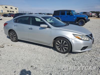 Czwarte zdjęcie samochodu z boku: 2017 NISSAN ALTIMA 2.5 VIN:1N4AL3AP2HC200855 - miniatura