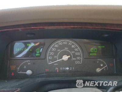 Zdjęcie 9 z 12 samochodu: 2004 LINCOLN TOWN CAR ULTIMATE VIN:1LNHM83W64Y612762 - miniatura