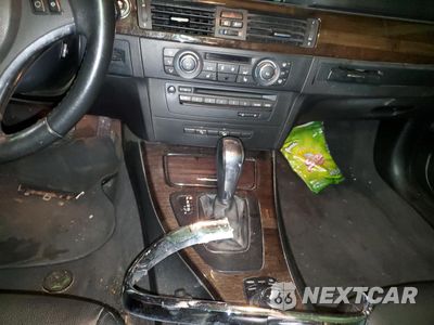 Zdjęcie 8 z 12 samochodu: 2013 BMW 328 XI VIN:WBAKF3C57DJ386073 - miniatura