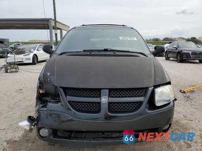 Piąte zdjęcie samochodu w środku: 2004 DODGE GRAND CARAVAN SXT VIN:2D8GP44L24R607309 - miniatura