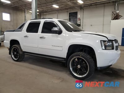 Czwarte zdjęcie samochodu z boku: 2011 CHEVROLET AVALANCHE LT VIN:3GNTKFE39BG237976 - miniatura