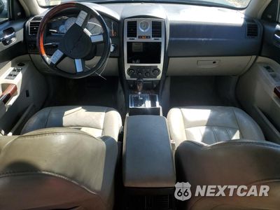 Zdjęcie 8 z 13 samochodu: 2006 CHRYSLER 300C VIN:2C3KA63H56H134991 - miniatura