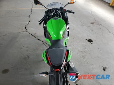Zdjęcie 6 z 10 samochodu: 2023 KAWASAKI EX400 VIN:JKAEXKH15PDAM3341 - miniatura